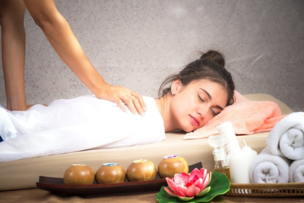 what-to-expect-from-thai-massage-1024x683